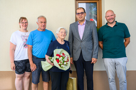 90 let Frančiške Žnidaršič iz Ambrusa
