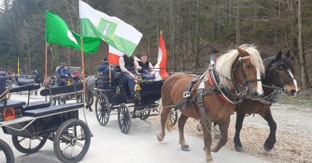 Naši konjarji na srečanju konjenikov treh dežel v Kranjski Gori 