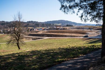 Ureditev stanovanjskega območja v Dečji vasi