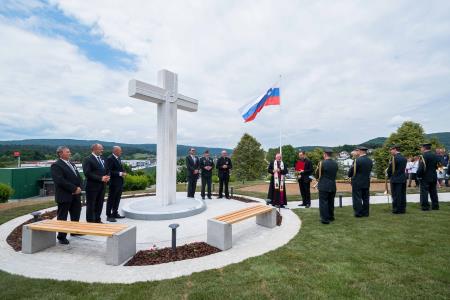 Spominsko obeležje pri cerkvi sv. Jožefa v Ivančni Gorici