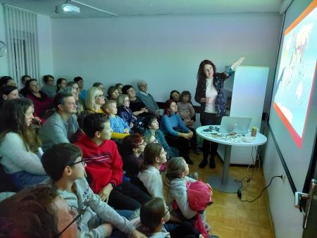 Potopisni večer z Urško Petek_2