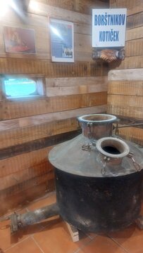 IMG-67aeaabab667cd6d732f43f1e62499a8-V